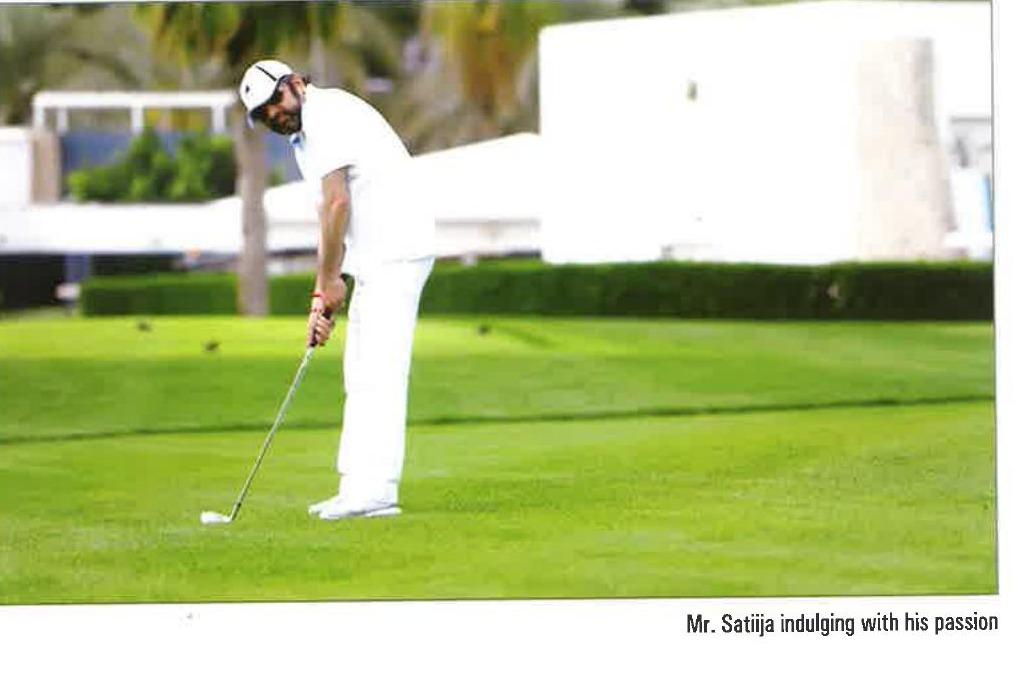 <strong>Rejesh Satiija</strong> playing golf